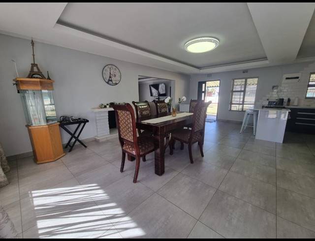 3 BEDROOM HOUSE FOR SALE IN RACEVIEW